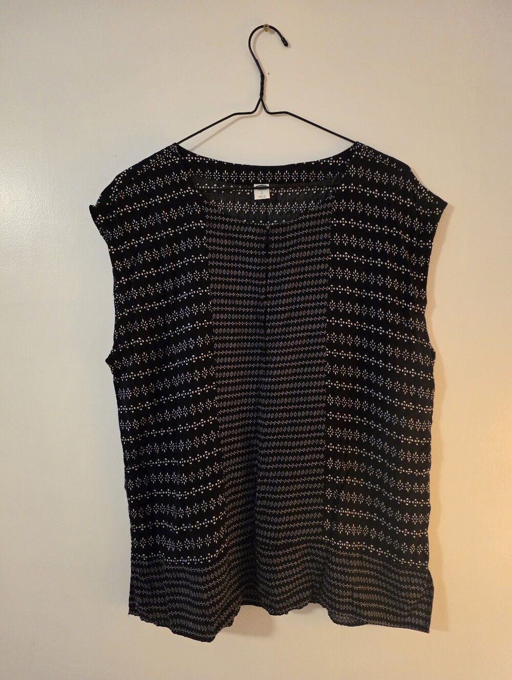 Old Navy Large Black And White, Sleeveless Tiny Flowers,multi pattern